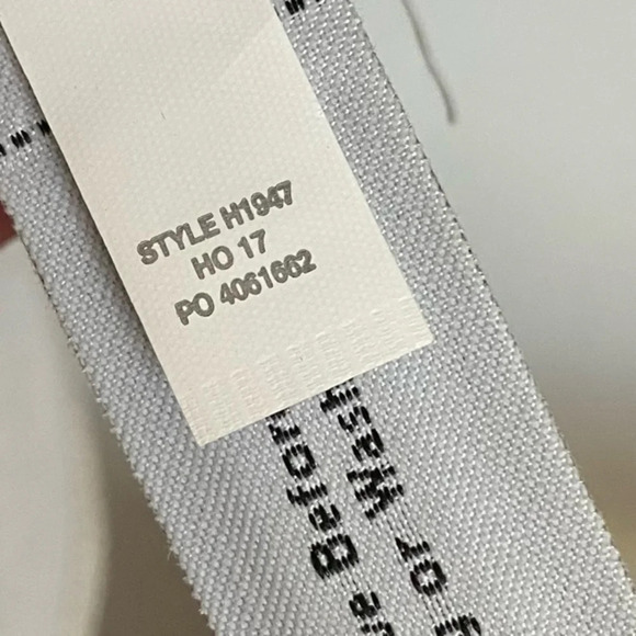 Madewell • Taupe Grey Velvet Choker Blouse - Picture 8 of 10